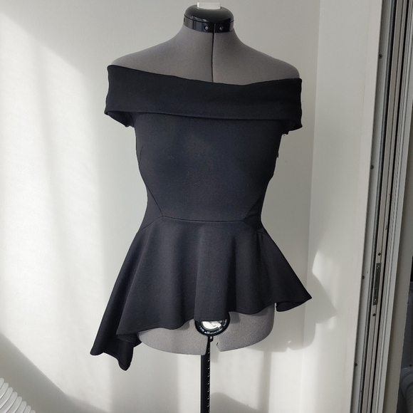 Lulu's Shopping spree off shoulder peplum top - Picture 5 of 8